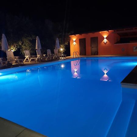 Villa Borgomare Campofelice Di Roccella Esterno foto
