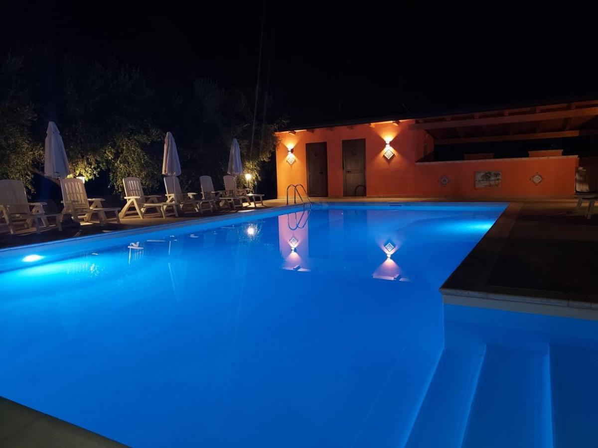 Villa Borgomare Campofelice Di Roccella Esterno foto