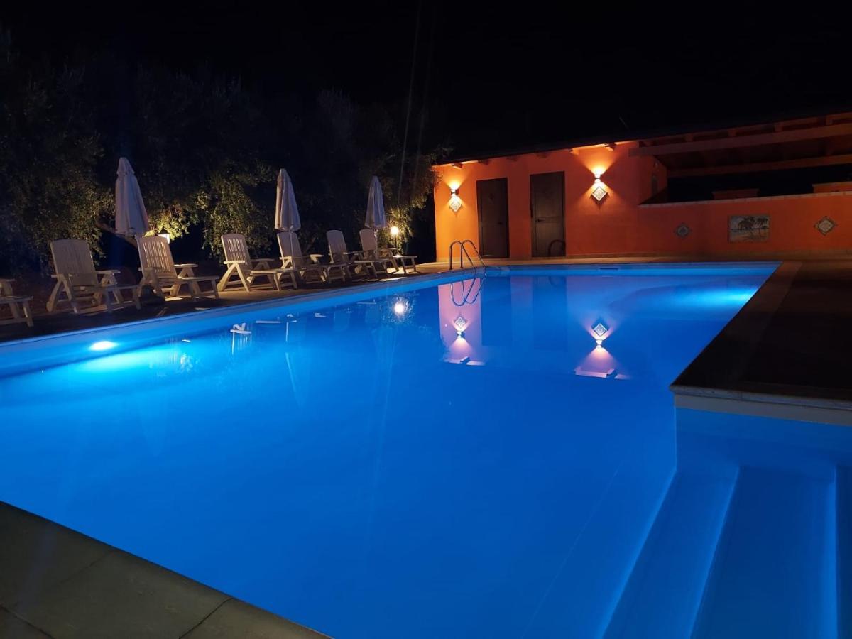 Villa Borgomare Campofelice Di Roccella Esterno foto